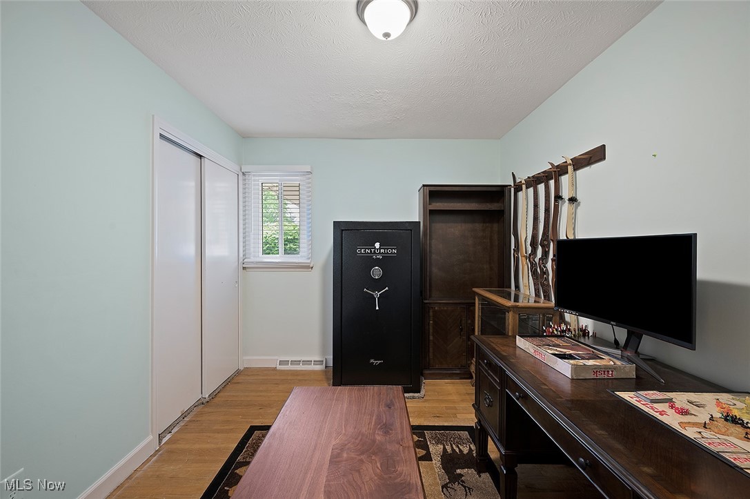 7278 Barton Hill Drive, Parma, Ohio image 21
