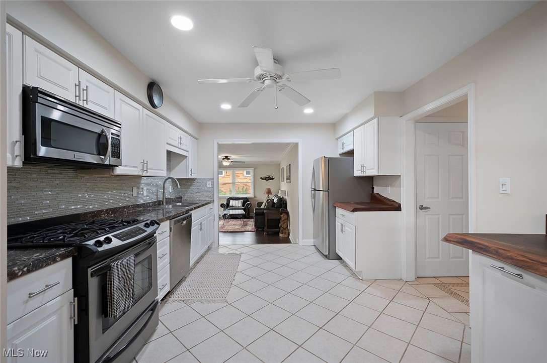 7278 Barton Hill Drive, Parma, Ohio image 24