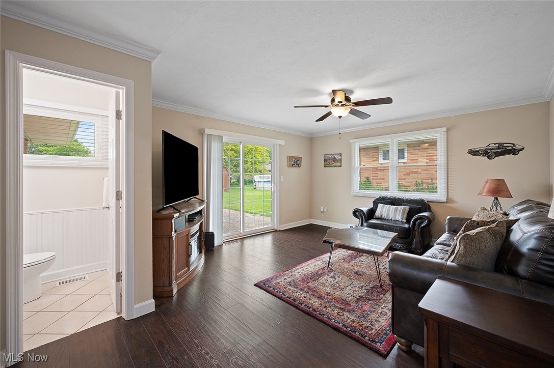 7278 Barton Hill Drive, Parma, Ohio image 28