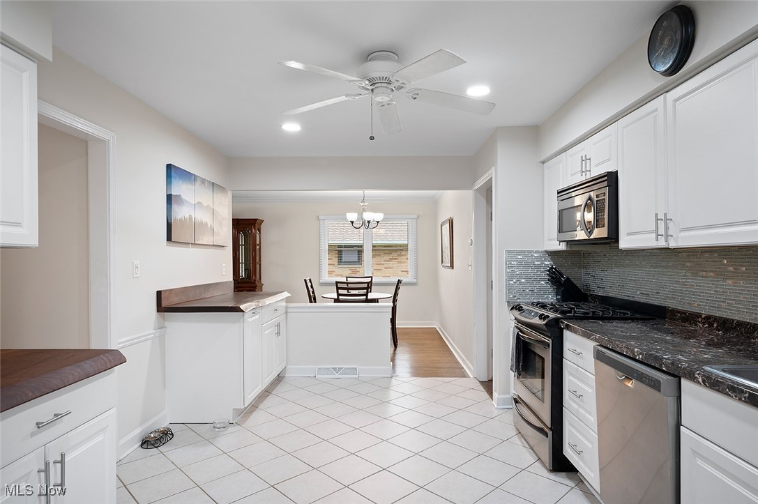 7278 Barton Hill Drive, Parma, Ohio image 26