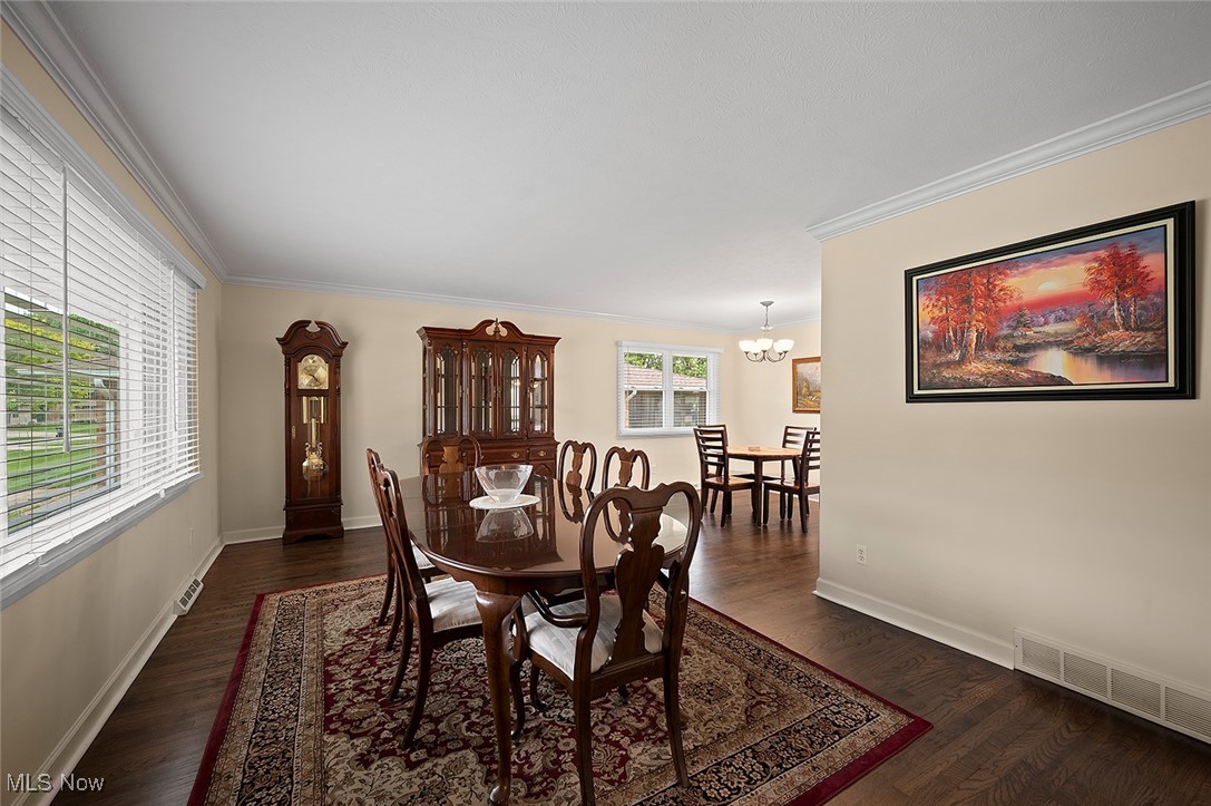 7278 Barton Hill Drive, Parma, Ohio image 5