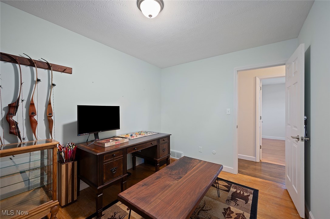 7278 Barton Hill Drive, Parma, Ohio image 22