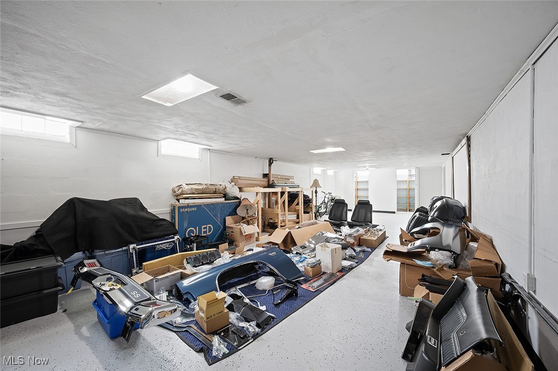 7278 Barton Hill Drive, Parma, Ohio image 33