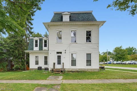 Multifamily For Sale - 140 N Walnut Street<br/> Ravenna, OH 44266