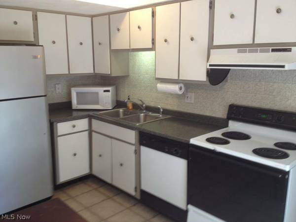 Devonshire Meadows Condo - Residential