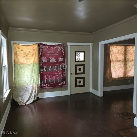 Tiny photo for 1534 E 133rd Street, Cleveland, OH 44112 (MLS # 5179640)