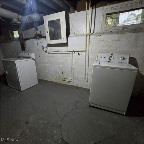 Tiny photo for 1534 E 133rd Street, Cleveland, OH 44112 (MLS # 5179640)