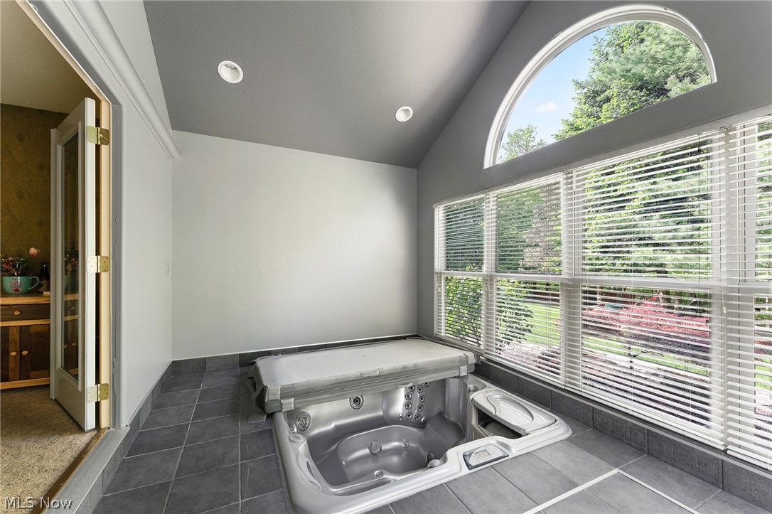 Quail Hollow 12 - Residential