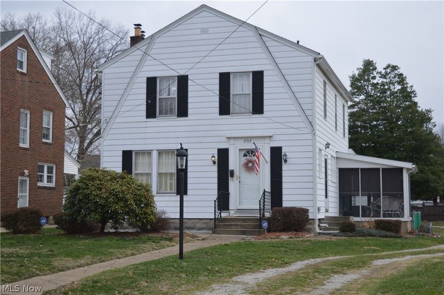 Well maintained three bedroom, 1.5 bath home close to PHS.  Beautiful hardwood floors, large family room with wall of windows and relaxing screened porch.  Second floor features three bedrooms and full bath.  Partial basement could be additional living space.  Square footage, room sizes, lot size are all approximate. Lockbox #31685503 located on front rail.