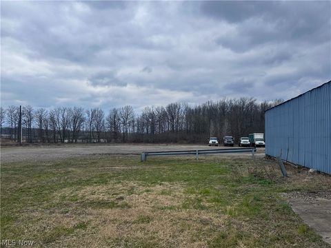 Tiny photo for 1617 Warren Avenue, Niles, OH 44446 (MLS # 5197335)