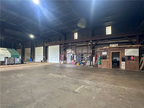 Tiny photo for 1617 Warren Avenue, Niles, OH 44446 (MLS # 5197335)