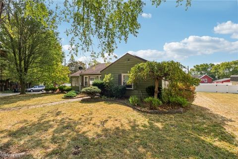 Tiny photo for 601 W North Avenue, East Palestine, OH 44413 (MLS # 5158721)