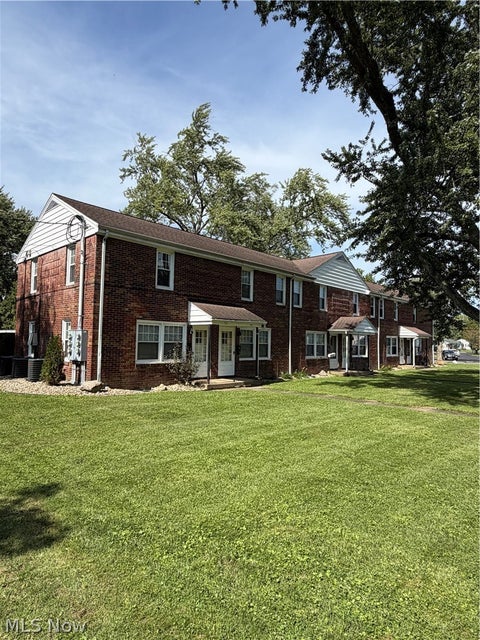 Photo of 732 West Street, Niles, OH 44446 (MLS # 5255261)