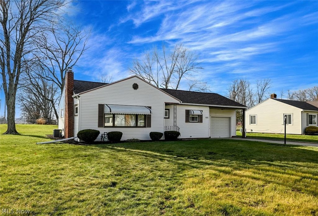 Photo of 5838 Harter Home Drive, Akron, OH 44319 (MLS # 5197319)