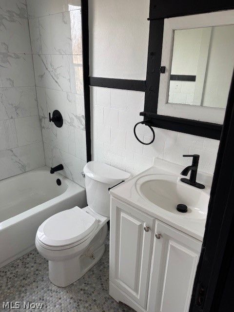 Tiny photo for 12001 Oakview Avenue #UP, Cleveland, OH 44108 (MLS # 5190349)