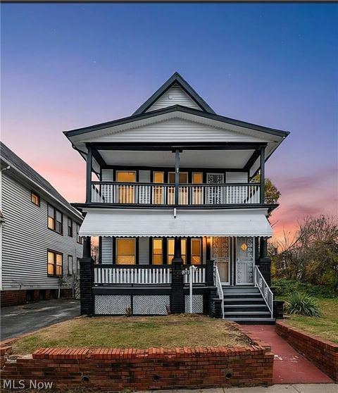 Photo of 12001 Oakview Avenue #UP, Cleveland, OH 44108 (MLS # 5190349)