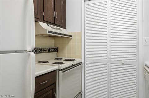 Tiny photo for 2549 Royal County Down #15A, Uniontown, OH 44685 (MLS # 5221341)