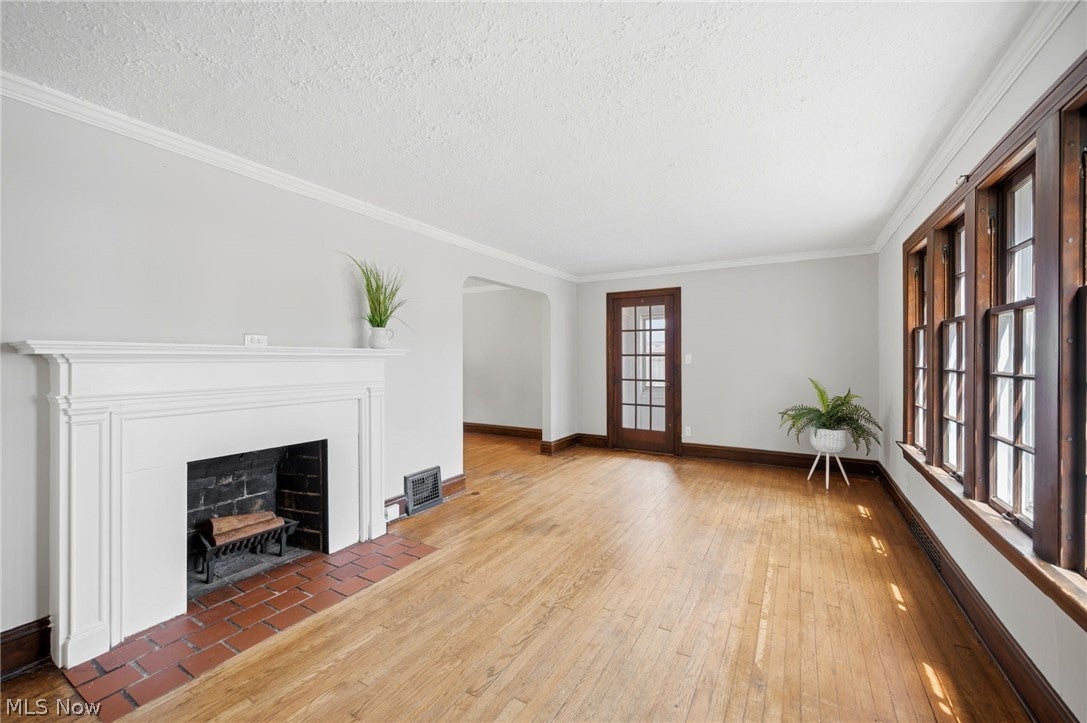 396 E 214th Street