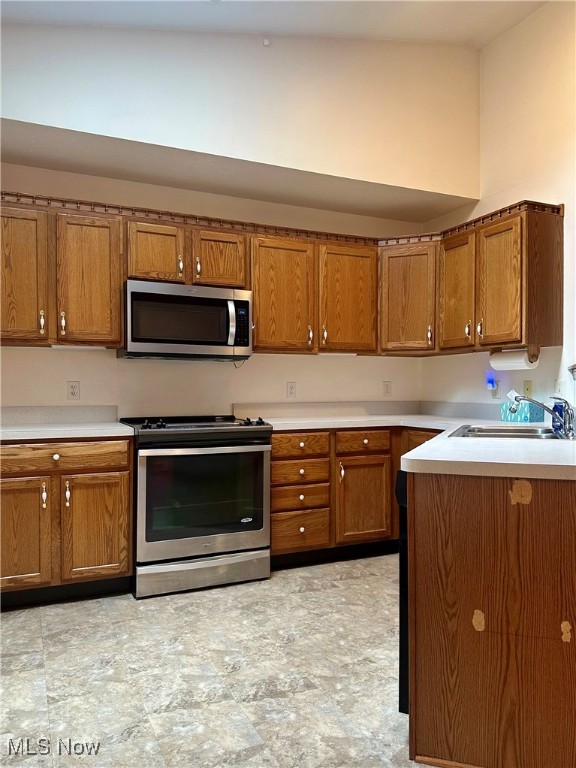 895 Mcarthur Drive, Girard, Ohio image 8