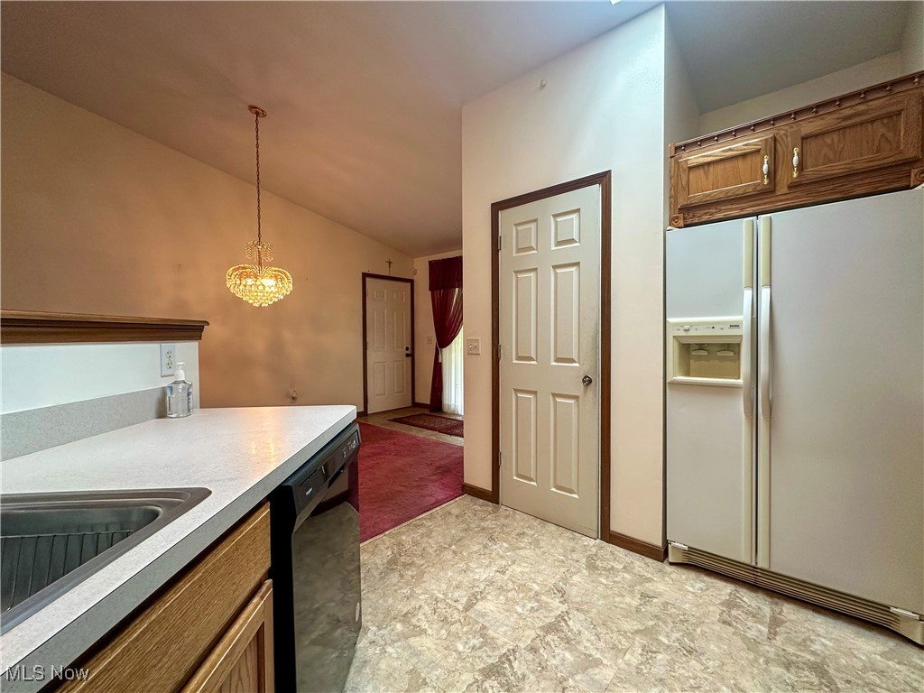 895 Mcarthur Drive, Girard, Ohio image 10