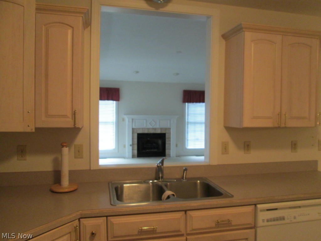 Cozy Nest Condo - Residential