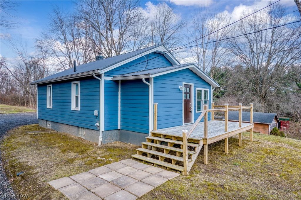 Photo of 4119 Paradise Street SW, Canton, OH 44706 (MLS # 5188524)