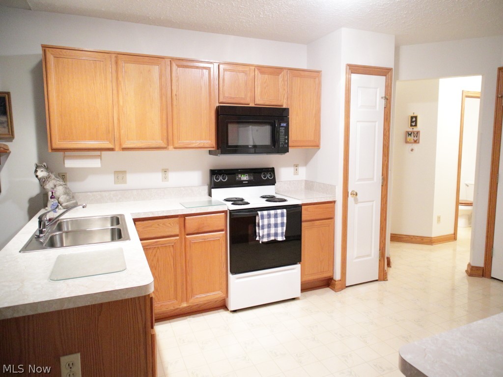 Villas At Macintosh Farms - Residential