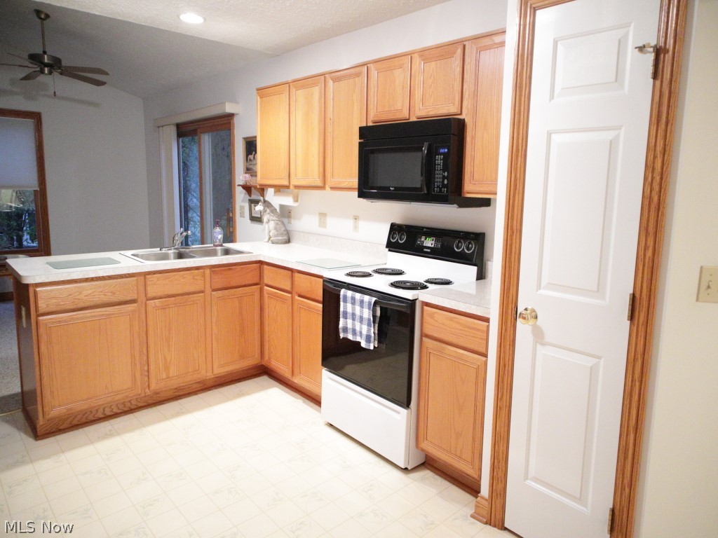 Villas At Macintosh Farms - Residential