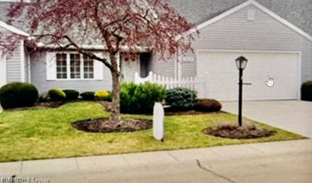 Photo of 9809 Brookline Oval, Strongsville, OH 44136 (MLS # 5198256)