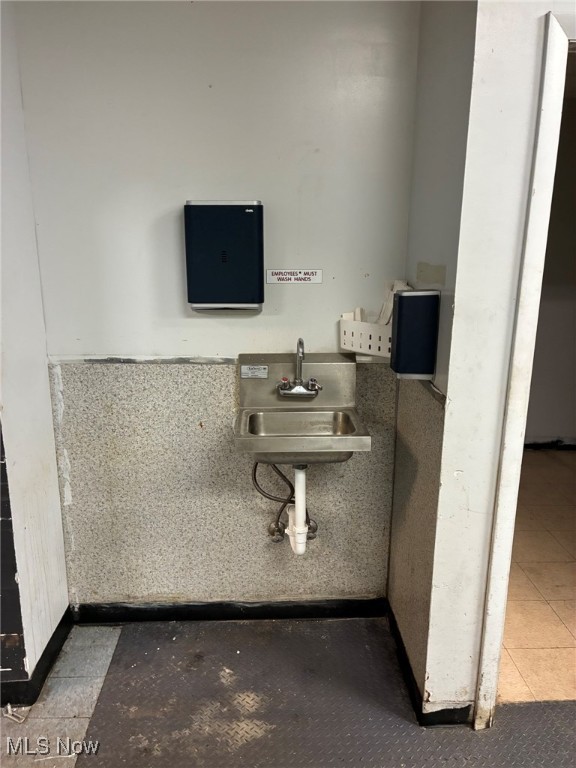 Kenmore Park - Commercial Lease