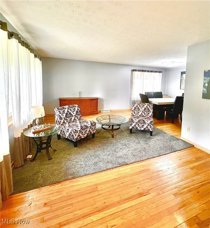 6101 Laurent Drive, Parma, Ohio image 3
