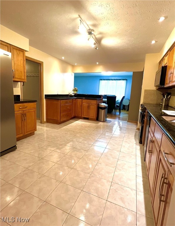 6101 Laurent Drive, Parma, Ohio image 6