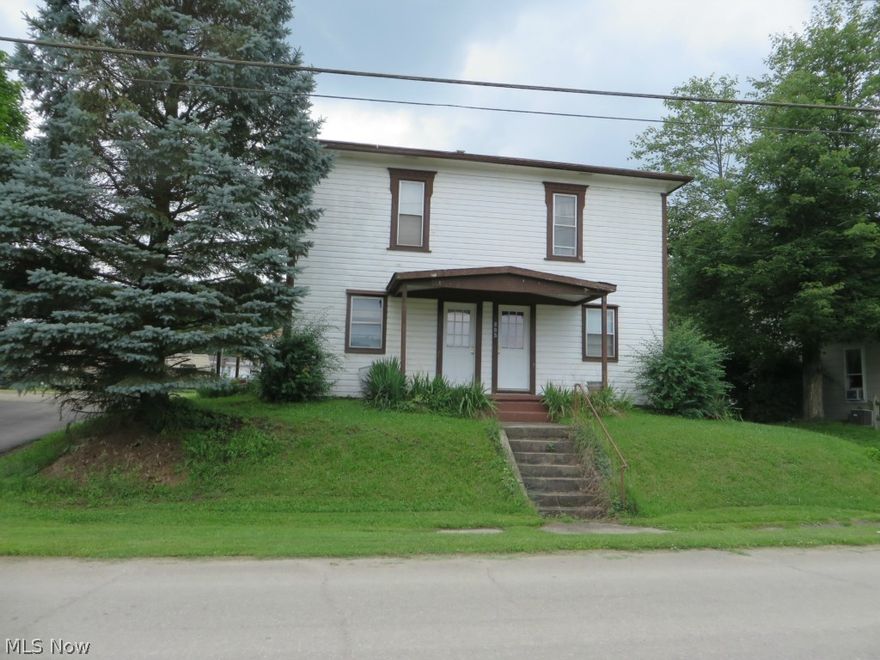 Rental - 3 Units - all units occupied, instant income, convenient  location, must see!