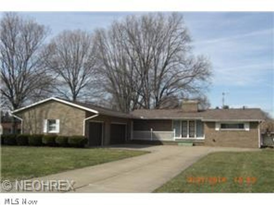 Make this lovely rental your home for the Holidays.  Available for a December 1rst lease, month to month.  Owner will lease home until sold at a reduced rent of $1095.  This 3 bedroom spacious brick home comes complete with family room, formal dining room, sun room and more.   This home is nestled away on a beautiful corner lot just behind Summit Mall. Call to set up your private showing of this home.