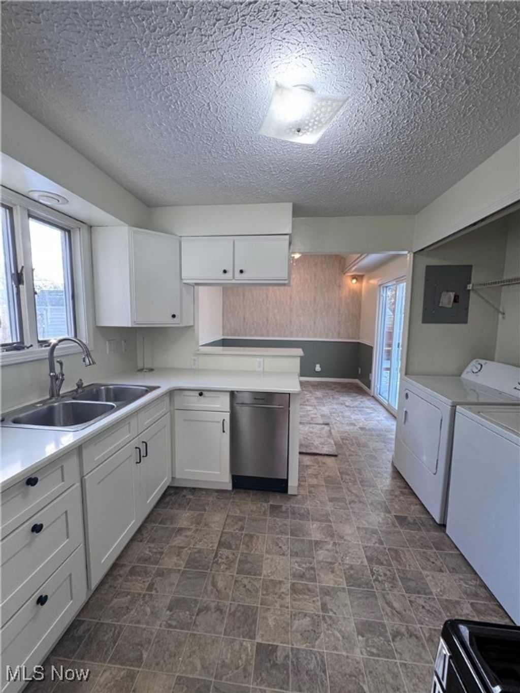 Photo of 196 S Point Drive, Avon Lake, OH 44012 (MLS # 5177152)