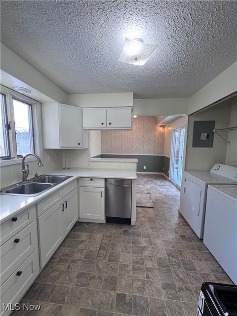 Tiny photo for 196 S Point Drive, Avon Lake, OH 44012 (MLS # 5177152)