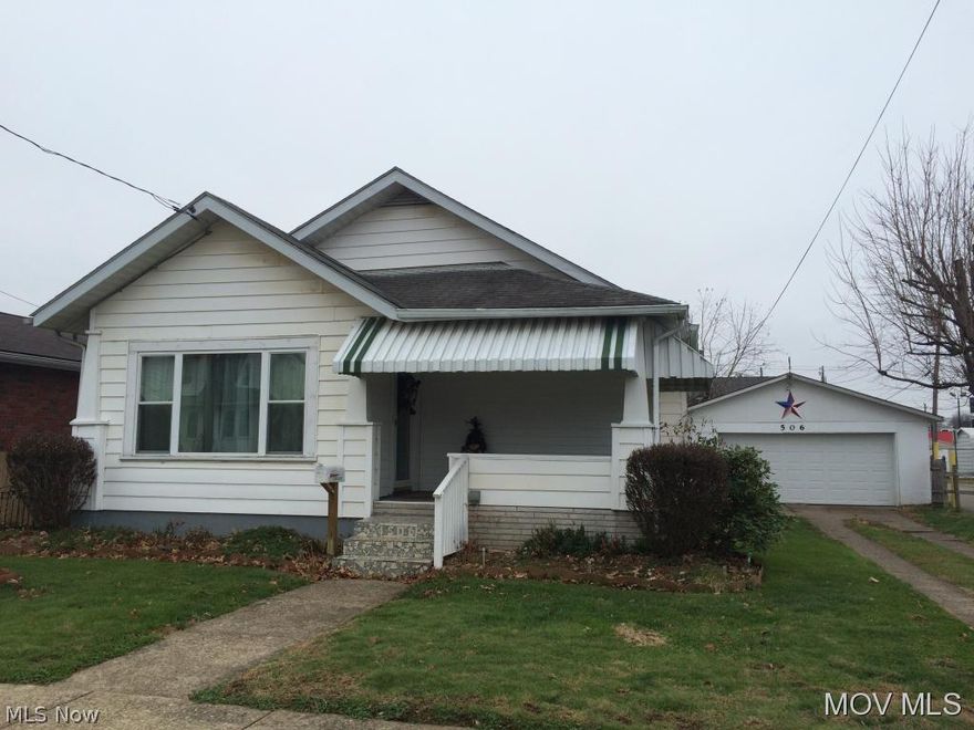 Property is conveniently located in a Residential/Commercial area.  This 3 BR, 1 Bath, 2 Car garage w/screened porch on level lot, fenced yard w/alley access is all for an affordable price.  Elem: Neale Elementary  Elem/Bus: N  JrHigh: Jackson Jr. High School  JrHigh/Bus: N  High: Parkersburg High  High/Bus: Y  Fire: VOL  Police: CTY  PossFreeGas: N  ;SQFT=Fin L1:1128, Fin Above:1128, Fin Total:1128, Unfin Bsmt:846, Unfin Above:846;GAR= 2 Car Det