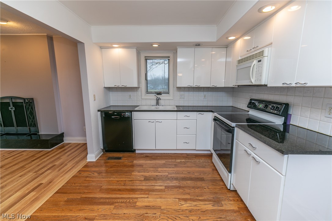 Inlet Pointe Condo - Residential