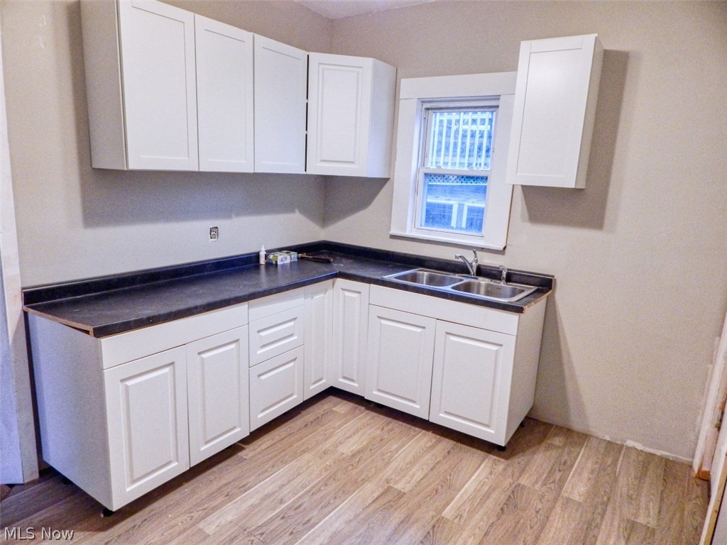 Colonial Homes - Residential