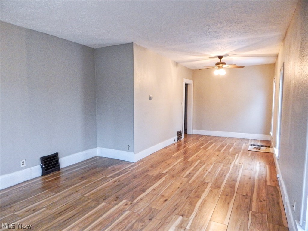 Colonial Homes - Residential