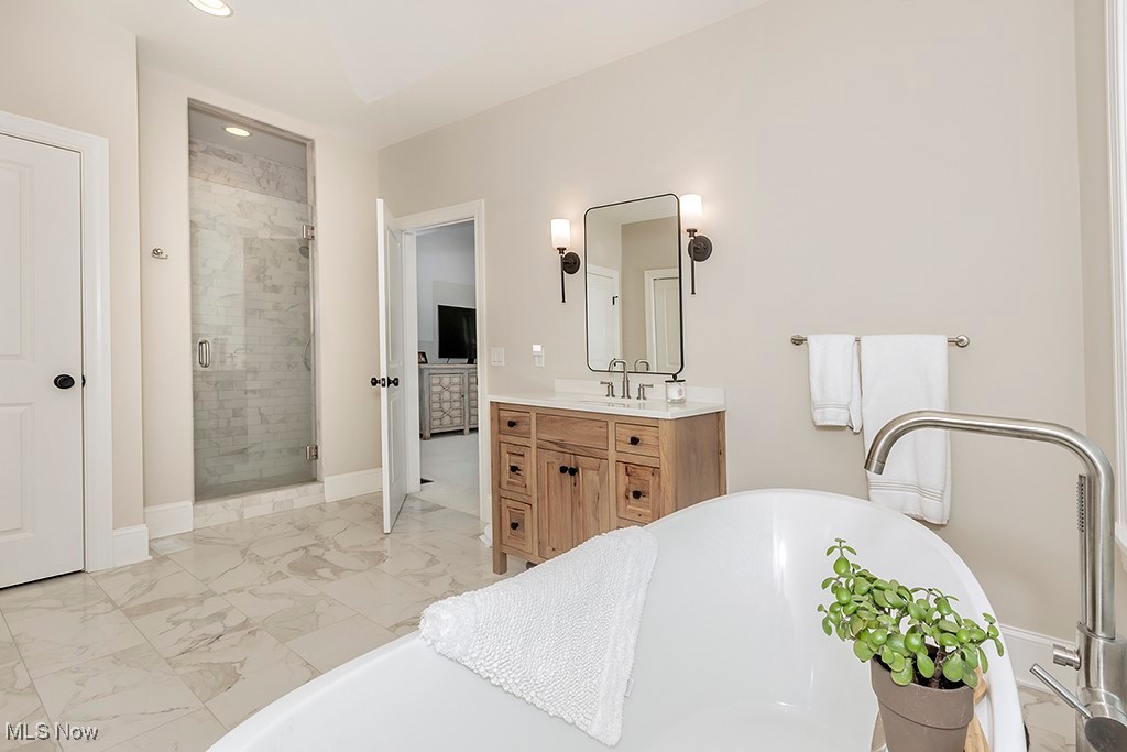 8120 Devon Court, Chagrin Falls, Ohio image 25