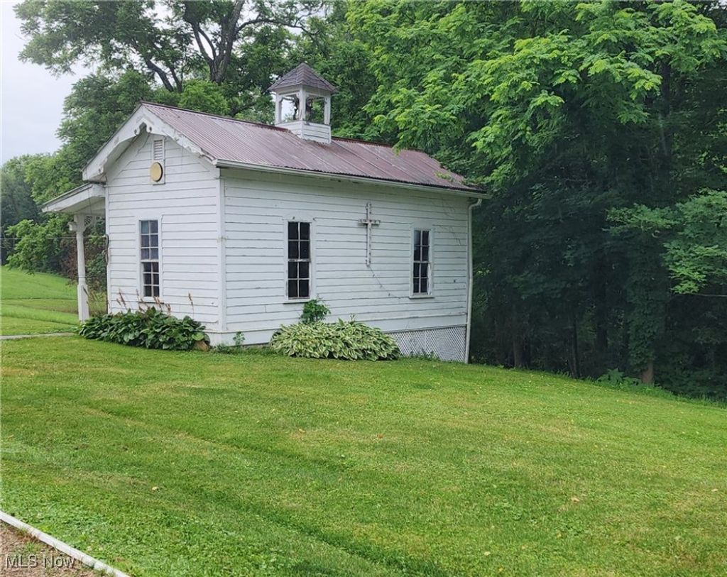 Photo of 9090 Radcliffe Road, Adamsville, OH 43802 (MLS # 5182667)