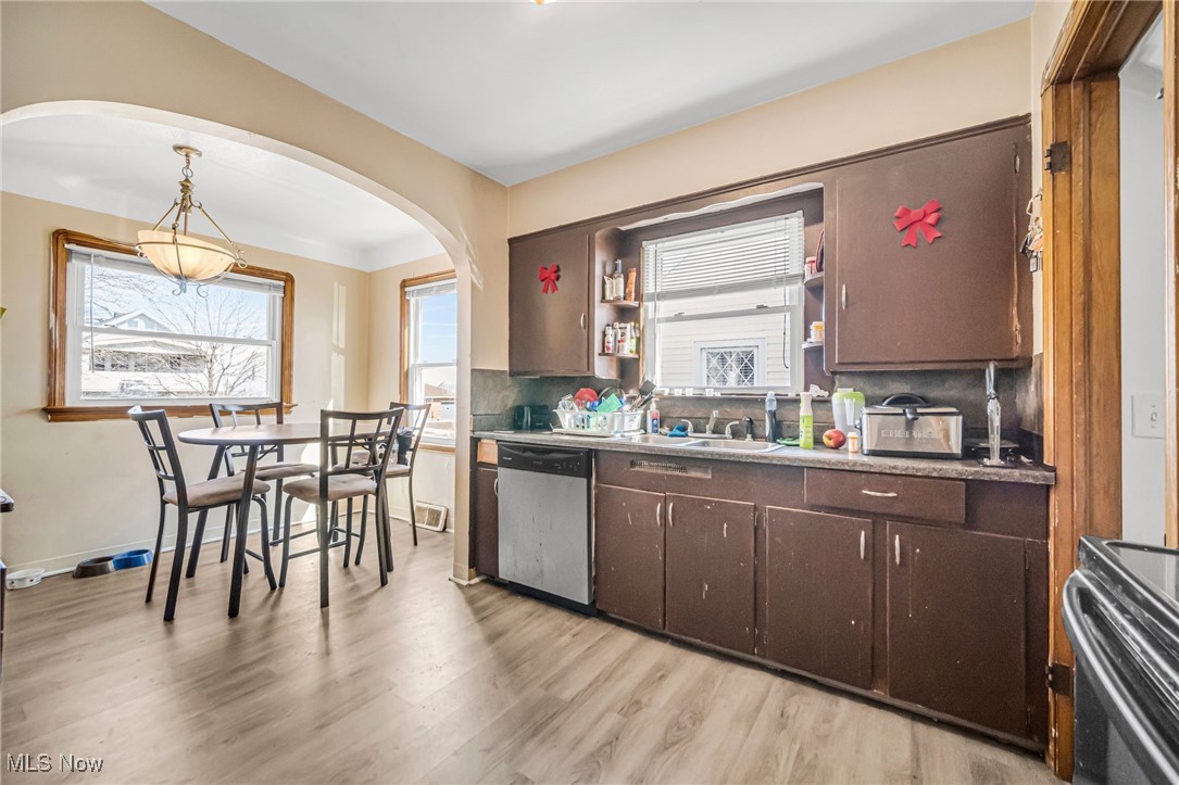 10514 Mccracken Boulevard, Garfield Heights, Ohio image 9