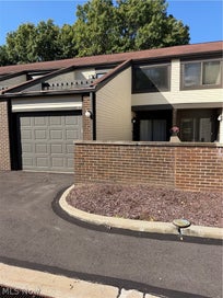 512 Turnberry Lane Richmond Heights OH 44143