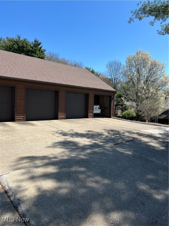 215 Clubside Drive, New Philadelphia, Ohio image 23