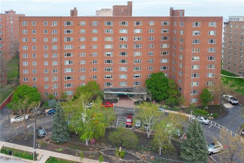 11820 Edgewater Lane Unit 902, Lakewood, OH 44107 - #: 5113051