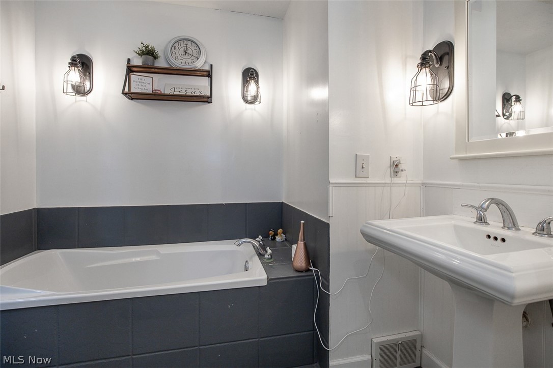 Aurora Hudson Road - Residential