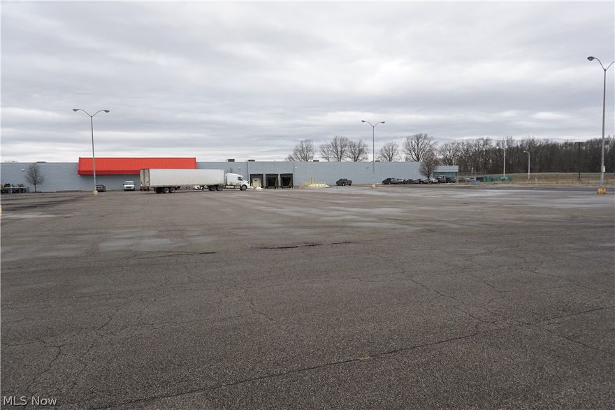 100% fully leased investment property in approximately 124,736 square feet.  Two parcels totaling 11.8914 acres. High ceilings with 3 loading docks. Long term leases with renewal options.