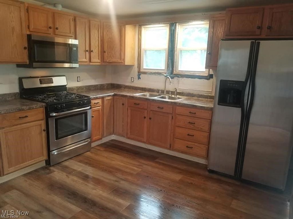 Photo of 8242 Navarre Road SW, Massillon, OH 44646 (MLS # 5164476)