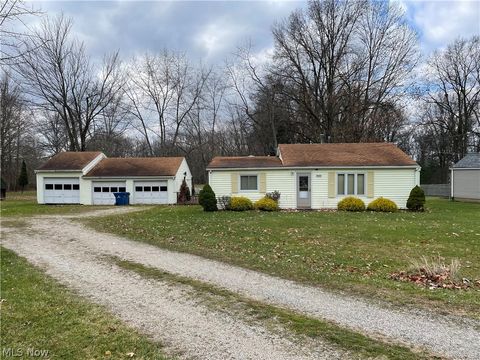 Homes For Sale - 3440 Lakeside Drive<br/> Mineral Ridge, OH 44440